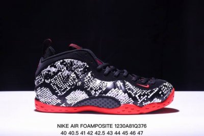 公司级 耐克nike Air Foamposite One 时尚运动鞋潮篮球鞋，是一双内场的后卫战靴，97年1月份首期发行，使用foamposite一次成型的喷
