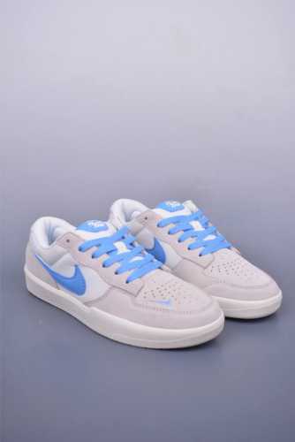 耐克Nike Sb Force 58 硫化杯底 传统篮球风格 原楦版型 Nike Sb Force 58 男 女滑板鞋采用包边设计 经久耐穿 硫化结构则有效提升