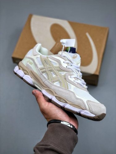 asics Gel-Nyc 系列低帮复古休闲运动慢跑鞋 货号：1203A663-102 尺码：36-45 半