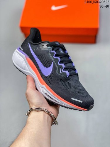 颠覆式升级！Nike 飞马新鞋 触感柔软，质感升级！随着“耐克 蓝图 系列”在巴黎的盛大发布，全新一代 登月41代 Nike Pegasus 41也正式登场啦！