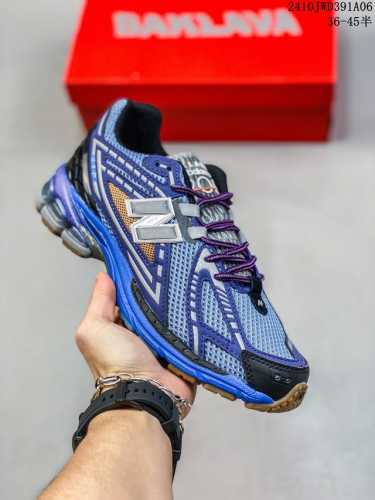 New Balance 6系列复古老爹风休闲运动慢跑鞋 采用轻质牛剖革拼接透气网眼衬垫织物鞋面材质 T-Beam大底提供足步弓支撑，保持步态稳定 后跟搭载外露缓
