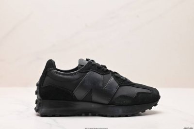 公司级New Balance Ms327 复古休闲运动慢跑鞋 以更纯粹的复古风格设计打造的全新造型 侧身还以解构设计 将 N 字标志以做旧压花样式呈现 官方货号
