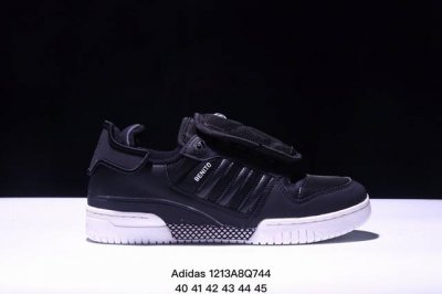 Adidas 2009款兔子系列低帮复古百搭休闲运动德训风板鞋尺码：36-45 Xm1213Q744