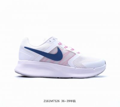 公司级耐克nk Run Swift 3极致3代网面透气休闲跑步鞋 简约高科技设计采用多层材料 为双足带来凉爽感受和稳固体验时尚鞋面搭配中足包覆设计 提供稳固贴合