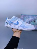 耐克 Nike Dunk Low Retro 运动鞋复古板鞋 作为 80 年代经典篮球鞋款，起初专为硬木球场打造，后来成为席卷街头的时尚标杆，现以经典细节和复古