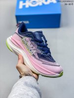 Hoka One One 男女款 Skyflow 公路缓震跑步鞋 轻量透气缓震回弹 尺码：见图 编码：02Jgd388A22