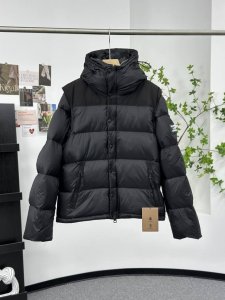 渠道优势 ！ 外贸保真版 巴宝莉 巴宝莉可拆式衣袖连帽羽绒服 黑色