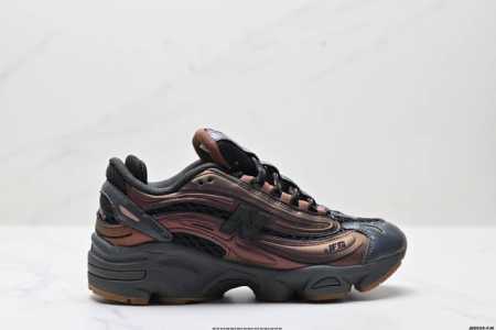 真标新百伦New Balance 1000 系列低帮复古老爹风休闲运动跑步鞋 New Balance 在不同配色上其鞋面材质呈现不同感觉 无论是运动风抑或是高级 - 点击图像关闭