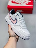 耐克 Nike Court Borough Low 低帮百搭透气休闲运动板鞋男女鞋 经典耐用的设计，兼顾舒适脚感和出众风范，演绎匠心之作。结构性的支撑贴合感结合