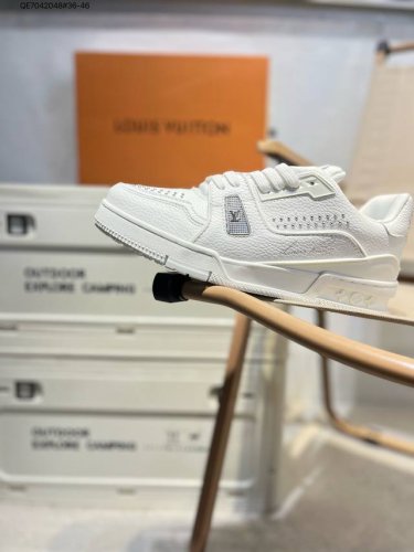 路易威登 Louis Vuitton Lv路易威登板鞋 新款 Lv Trainer最新配色运动鞋 L家 篮球鞋风格运动鞋 该鞋由艺术总监 Virgil Ablo