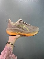 170 asics Novablast 5轻量跑鞋 低帮轻量透气缓震休闲运动跑步鞋 货号:1011B693-301 尺码:36 37 37.5 38 39 39