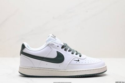 真标nike Court Vision Low 低帮百搭透气休闲运动板鞋，经典耐用的设计，兼顾舒适脚感和出众风范，演绎匠心之作。结构性的支撑贴合感结合复古篮球设