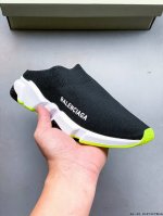 Balenciaga 巴黎世家 Speed 2.0 原版针织棉半拖袜子鞋 Md多层组合大底 360°柔韧扭曲 上脚极致舒适 全新的动感设计理念 诠释了这款皇帝一