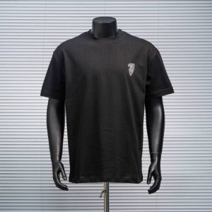 160 核心私 Burberry/巴宝莉 战马印花短袖T恤 面料采用纯棉精梳棉面料，前幅微标发泡图案 ，印花采用发泡印花工艺，上身效果宽松休闲，百搭款，三标齐全