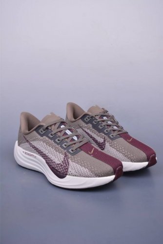 Nike Reactx pegasus plus 公司级 飞马跑步鞋 市售最高品质 全新高端零售平台专供 细节区别市面真标 后跟覆面和中足动态支撑巧妙融合 缔造