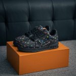 核心私 Lx版本 Louis Vuitton Lv 路易威登 外包装全新升级原版完美楦型 东莞大厂出产 品控胜过市面百分之95 Tpu大底材料。独家底磨 开发费