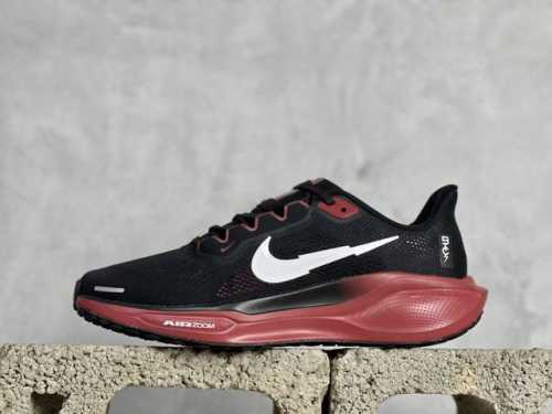 rs Nike Air Zoom Pegasus 41 鞋面采用外层由韧性纱线+内层网眼布的设计，在确保稳定性和耐久性的同时，也保证了贴合舒适及透气性能 此外，