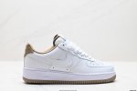 260 公司级耐克Nike Air Force 1“07空军一号低帮百搭休闲运动板鞋。柔软、弹性十足的缓震性能和出色的中底设计，横跨复古与现代的外型结合，造就出