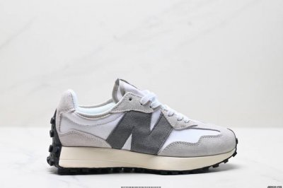 公司级New Balance Ms327 复古休闲运动慢跑鞋 以更纯粹的复古风格设计打造的全新造型 侧身还以解构设计 将 N 字标志以做旧压花样式呈现 官方货号