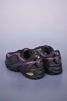 New Balance 509系列 复古休闲运动慢跑鞋 经典网面复古鞋型 造型简洁流畅 层次材质方面设计师在不同色彩区域同样采用拼接方式将翻毛皮、麂皮、网眼等面