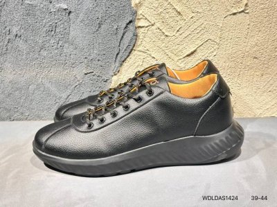 新品上市实拍 Ecco爱步 广东原版透气 配备原版三件套 防尘纸 高弹大底 全头层牛皮 新款百搭休闲款 纯手工制成 鞋面走线工整 清晰质感 原单品质 拼接运动透