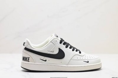 公司级nike Court Vision Lo联名 低帮百搭 透气休闲运动板鞋 兼顾舒适脚感和出众风范 演绎匠心之作 结构性的支撑贴合感结合复古篮球设计 电绣工