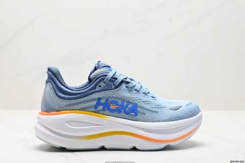 260 公司级小红书推荐Hoka W Bondi 9全新配色 这个品牌来自于新西兰的毛利语，Hoka表示大地，One One表示飞越，连起来就是飞越地平线，On
