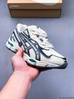 230 asics/亚瑟士Gel-Nyc 2055透气网眼鞋面配合部分合成革材质 采用全新Ahar+橡胶材质 更加耐磨 0326279Y33