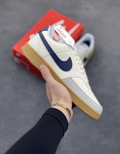 超级福利 核心特价 长期补货 Nike Court Borough 低帮百搭透气休闲运动板鞋男女鞋 经典耐用的设计，兼顾舒适脚感和出众风范，演绎匠心之作。结构性