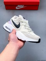 耐克Nike Air Max Fusion 复古休闲运动气垫慢跑鞋 穿上 Nike Air Max Fusion 男子运动鞋，蓄势待发，打破平庸造型。厚实设计向