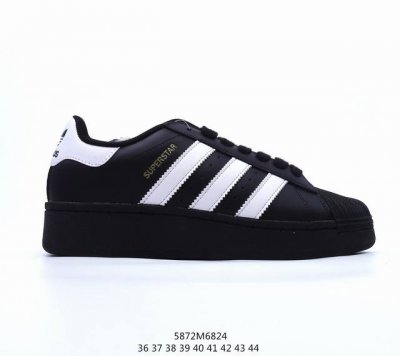 Ad Originals Superstar 经典复古贝壳头厚底板鞋 Ig9777 诞生于1969年 是第一双将全皮面鞋 身与橡胶鞋头结合在一起的低帮篮球鞋 S