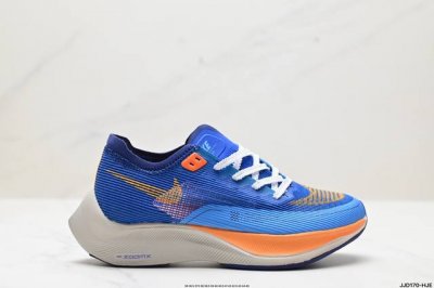真标nikezoomx Vaporfly Next% 2 最强跑鞋这款新一代最强跑鞋在鞋面和鞋底都进行了全方位升级鞋面使用了全新 Vaporweave 科技这种
