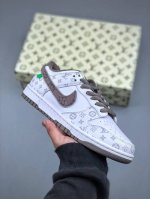 今日福利特价270 Nike Sb Dunk Low Lv联名 纯原大厂出品 极力推荐原装头层材料 独家版型蒸餾加工帶來的是更好的视觉和脚感体验大厂纯原品质出货