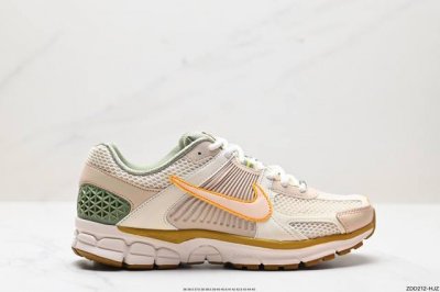 公司级耐克nike Zoom Vomero 5 马拉松复古跑五代休闲运动慢跑鞋 采用环保纤维革饰片组合网眼布鞋面材质 升级正确后跟tpu加固 耐弯折热塑框架支撑