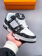 全新Lv路易威登Louis Vuitton Trainer Sneaker Low 休闲运动文化百搭板鞋 0222861S28