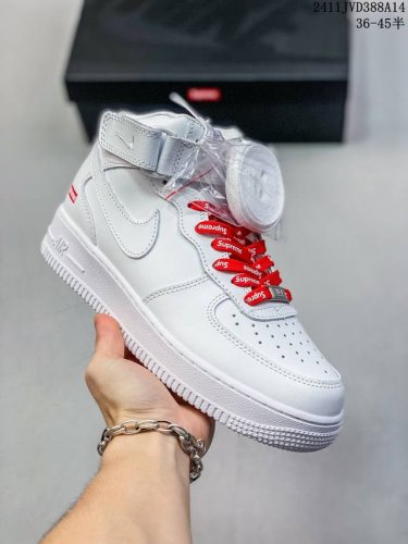 公司级带半码耐克nike Air Force 7 空军一号低帮百搭休闲运动板鞋。柔软、弹性十足的缓震性能和出色的中底设计，横跨复古与现代的外型结合，造就出风靡全