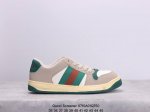 原盒特价 古驰男女鞋 Gucci Screener系列做旧条纹织带脏脏鞋时尚复古板鞋潮运动鞋 复古学院风款式与融入怀旧运动服风格的面料风靡数十年，不同风格演绎出