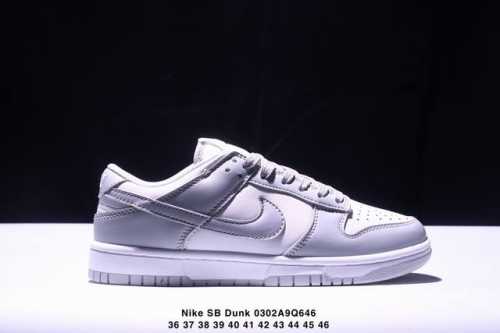 Nk Dunk Low完美版型品相超高清洁度 全套原纸板楦头开发 确保原汁原味 完美呈现Dunk版型 一比一鞋头弧度高度鞋身弧度 皮料材质有所更替 其他数据细节