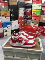100 工厂清仓特价Bape Sta To Low 明星同款 猿人头经典皮革低帮运动休闲板鞋 白黑 全套原纸板楦头开发 确保原汁原味 市场最完美低趴版型 一比一