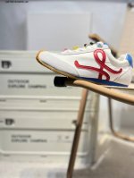 西班牙百年皮具奢华品牌 罗意威Loewe Ballet Runner Sneakers 芭蕾舞 系列阿甘复古风德训薄底百搭休闲运动鞋 尼龙和牛皮革运动鞋，不对称