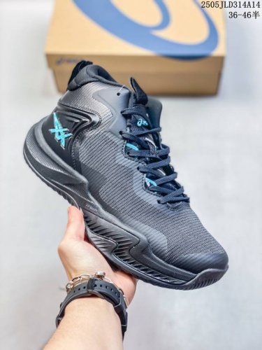 亚瑟士 Asics 篮球鞋巴黎奥运款中帮缓震Nova Surge 3 Paris运动男款篮球鞋 巴黎奥运款。亚瑟士Nova Surge 3实战篮球鞋，外形简洁流