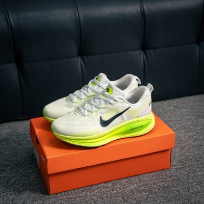 核心私 Nike Air Zoom Vomero 18 全新科技提前原鞋开发 运动跑鞋 区别市面真标版本 必定是官方强力主推款式，真正的Zoom缓震科技嵌入如假