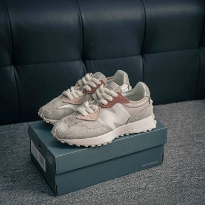 核心私 New Balance Nb327系列复古休闲慢跑鞋 货号：U327Wtl 尺码：36 37 37.5 38 38.5 39 40 40.5 41 42