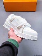路易威登 Louis Vuitton Lv路易威登板鞋 乘风破浪的姐姐争先种草款,舒适透明底和百搭性霸屏整个时尚娱乐圈，正品1:1套楦复刻，细节调整完美主义！鞋