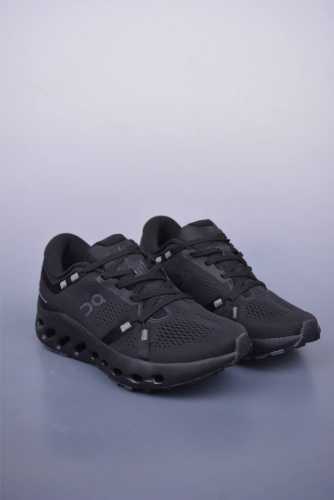 On昂跑 Cloudtilt Loewe 户外街头机能风跑步鞋 Cloud Hi Edge户外机能融合街头潮流 越界开启全新都市探索 Cloudtec专利科技鞋