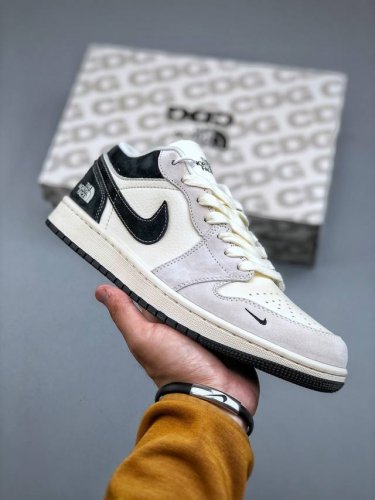 nike Dunk Low北面联名 定制配色 大厂出品 极力推荐 原装头层材料 独家版型蒸餾加工帶來的是更好的视觉和脚感体验大厂纯原品质出货 清洁度 电绣工艺