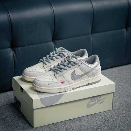 核心私 Nike Dunk 全套原楦原模倾力打造完美版型 独家原厂航空铝磨具打磨大底 鞋头坡度极致还原 无解鞋型 原盒原配 圈内天花板工艺 原厂冲刀 超高清洁度