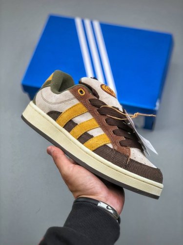 阿迪达斯 Adidas.三叶草Campus 00S 面包鞋复古休闲板鞋。千禧回潮！Adidas Campus 00S 经典再现！ 货号：Jr8047尺码：36-