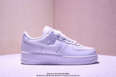 公司级Air Force 1 Low 纯白立体钩 原楦头原纸板 打造纯正空军版型 #专注外贸渠道 全掌内置蜂窝气垫 #原盒配件 原厂中底钢印、拉帮完美 官方同步