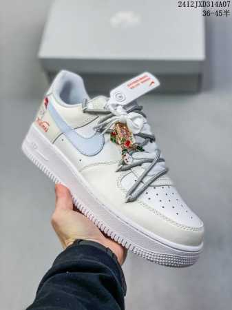 公司级耐克nike Air Force 7 空军一号低帮百搭休闲运动板鞋。柔软、弹性十足的缓震性能和出色的中底设计，横跨复古与现代的外型结合，造就出风靡全球三十 - 点击图像关闭